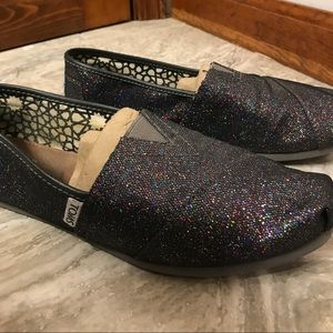Toms, dark with sparkle, size 9W